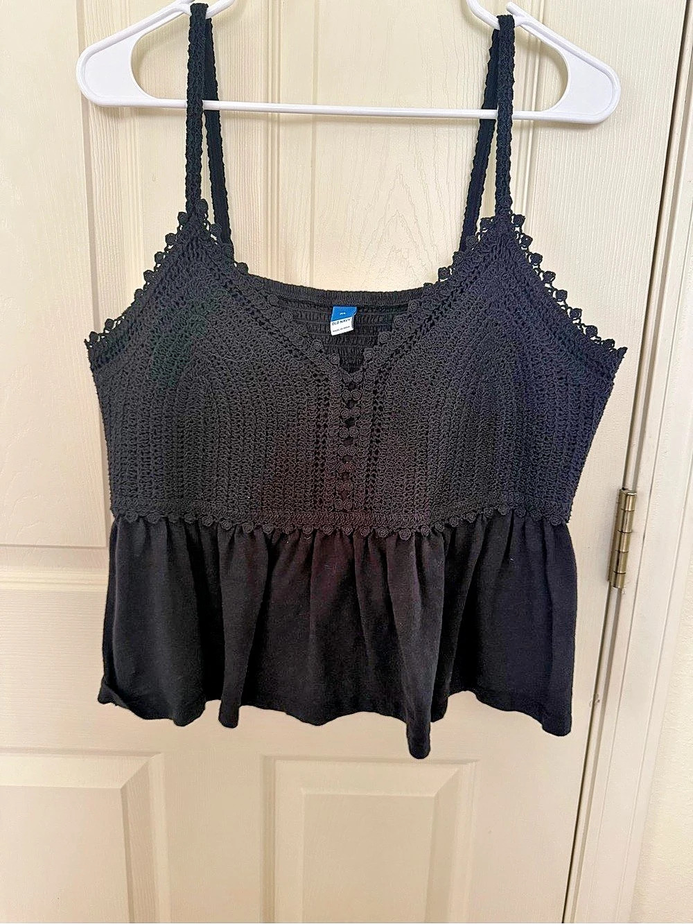 Old Navy Sleeveless Crochet Top